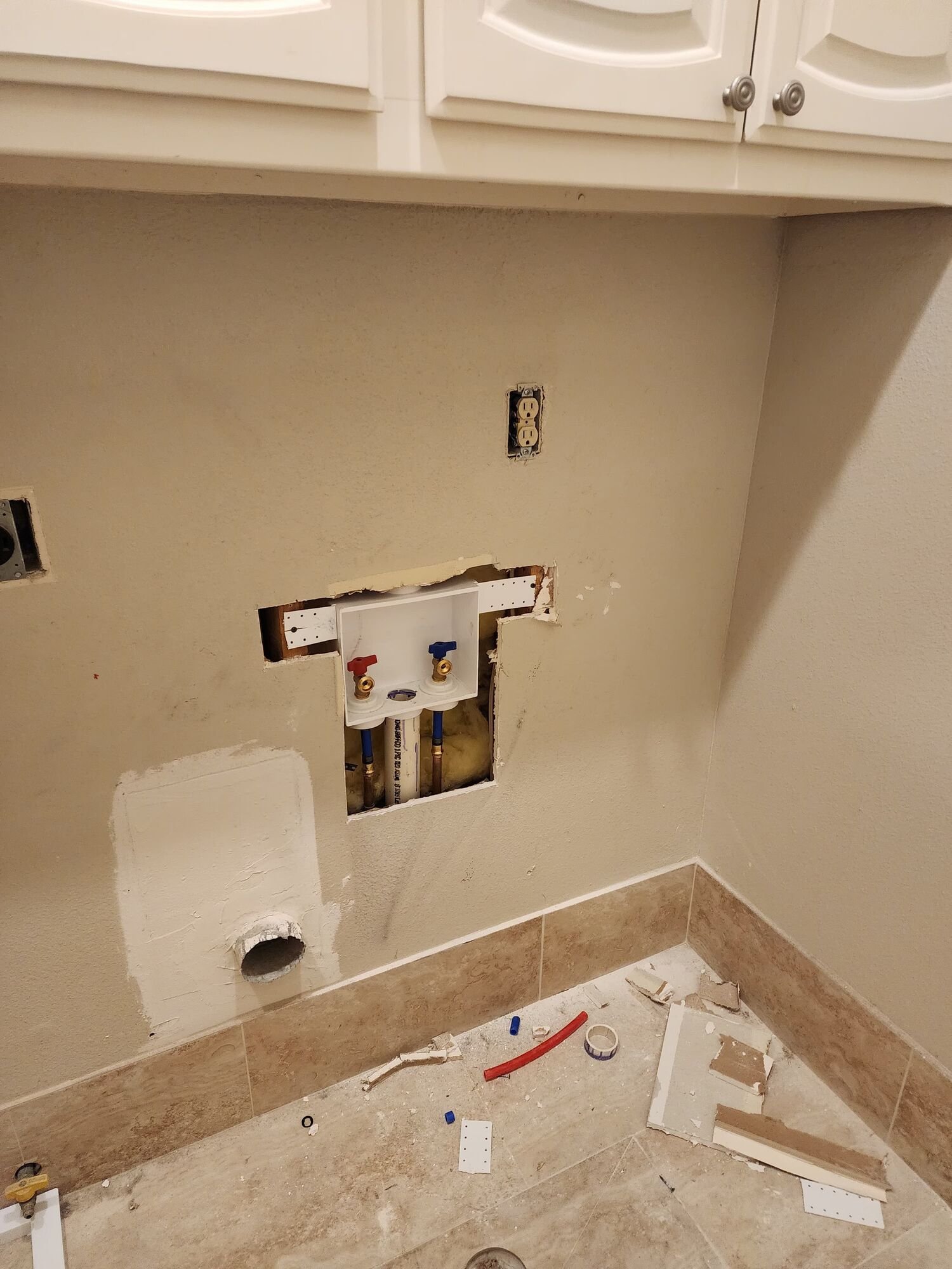 Washing machine outlet box installation
